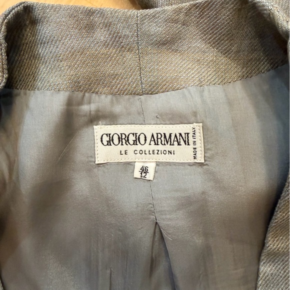 Giorgio Armani Vintage Cropped Double-Breasted Linen Blazer - Picture 3 of 4